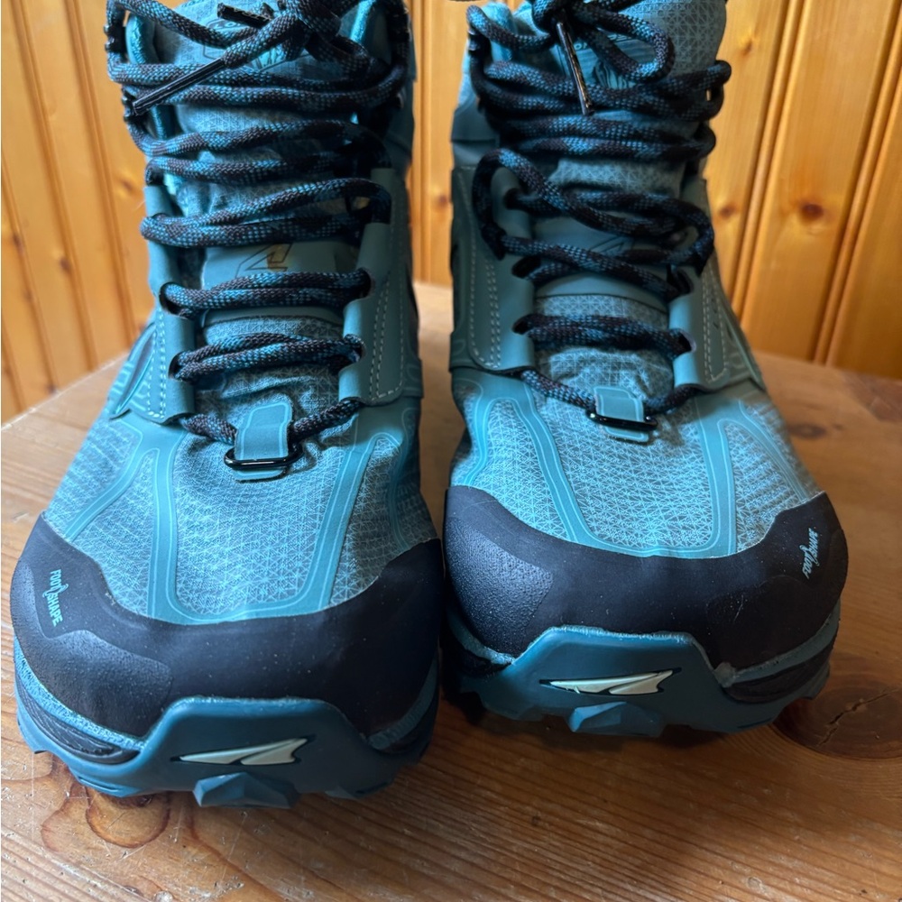 New Balance Lone peak Teal and Black Hiking Shoes